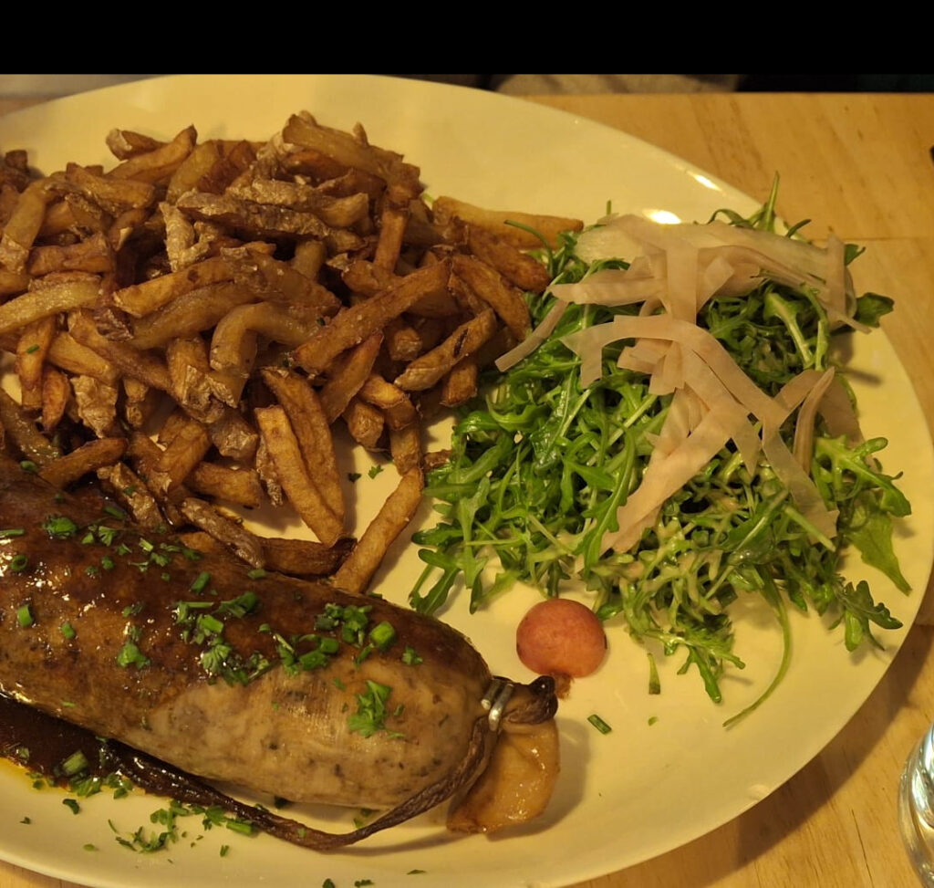 Raviolles de la mèr Maury andouillette à la ficelle Filet cabillaud – Le Clot Margot – France – Saint-Nazaire Raviolles de la mèr Maury andouillette à la ficelle Filet cabillaud – Le Clot Margot – France – Saint-Nazaire