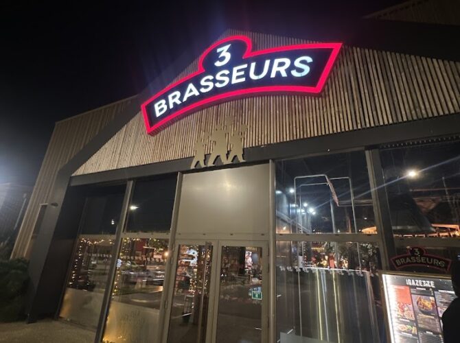 Restaurant 3 Brasseurs Tourville-la-Rivière à Tourville-la-Rivière, France