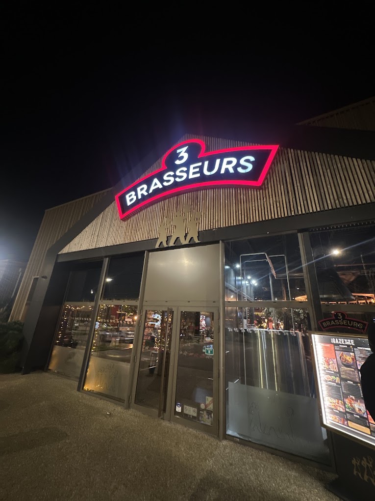 Restaurant 3 Brasseurs Tourville-la-Rivière à Tourville-la-Rivière, France