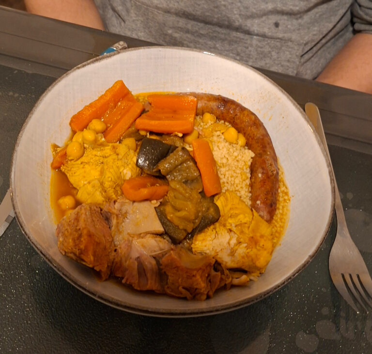 Couscous aux 3 viandes – La perle bleue – France – Mâcon