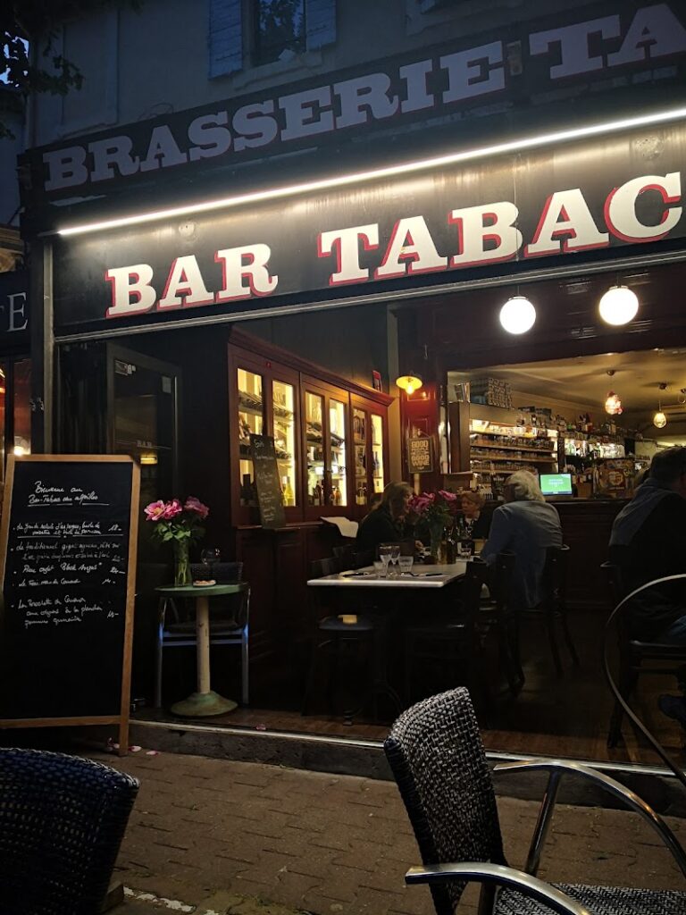 Restaurant Bar-Tabac des Alpilles – Les comptoirs du Gigot à Saint-Rémy-de-Provence, France — photo 1