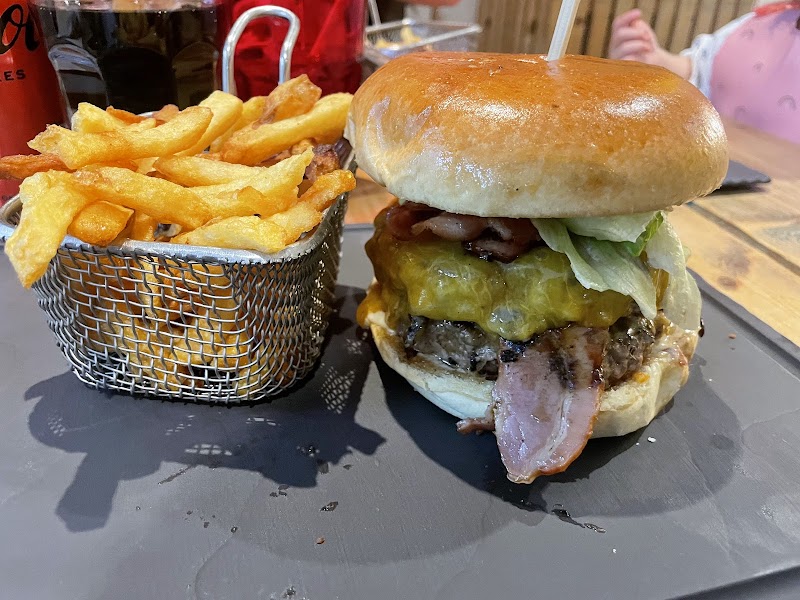 Restaurant BISTROTSTEAKHOUSE à Saint-Rémy-de-Provence, France — photo 2