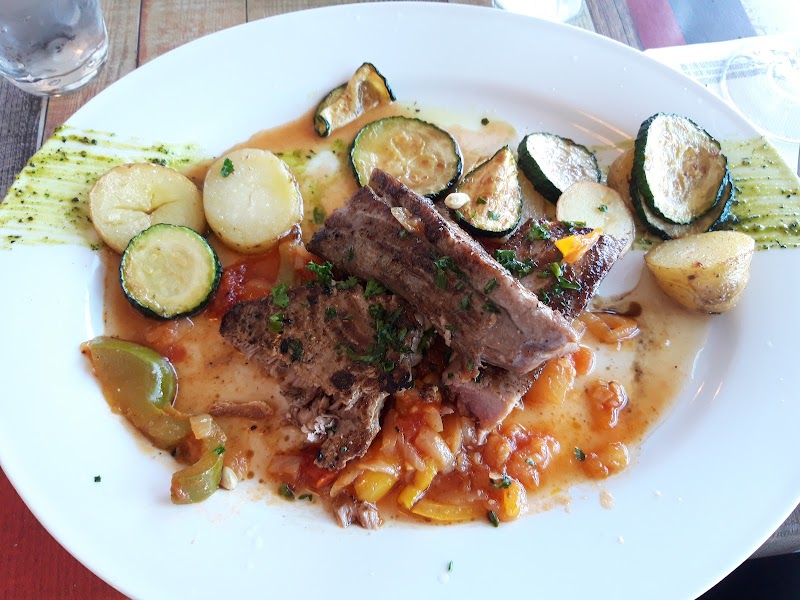 Restaurant Brasserie Le Square à Clermont-l'Hérault, France — photo 2