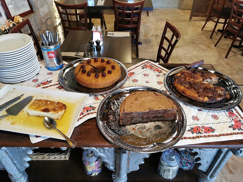 Restaurant Café de l’industrie à Saint-Rémy-de-Provence, France — photo 2