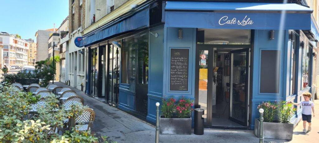 Restaurant Café Lola 92 à Asnières-sur-Seine, France