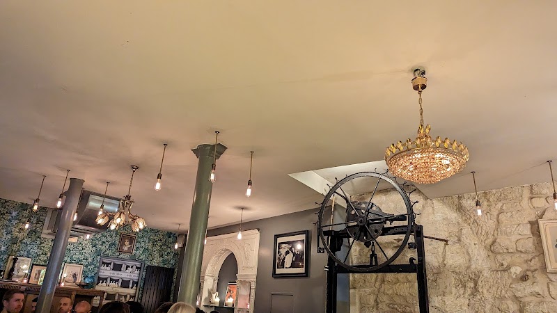 Chez Mademoiselle