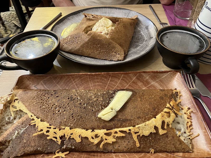 Restaurant Crêperie Le Tournesol à Saint-Malo, France — photo 2