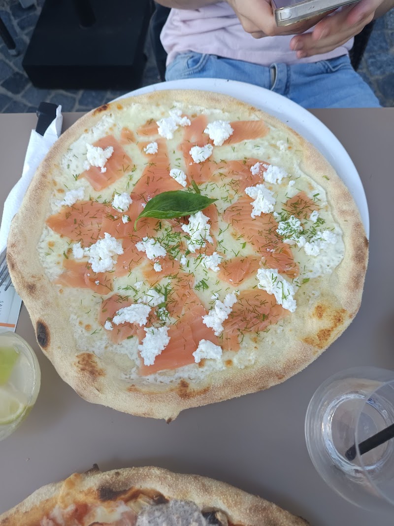 Restaurant Da Nonnina – Pizzeria de la plage à Le Havre, France — photo 2