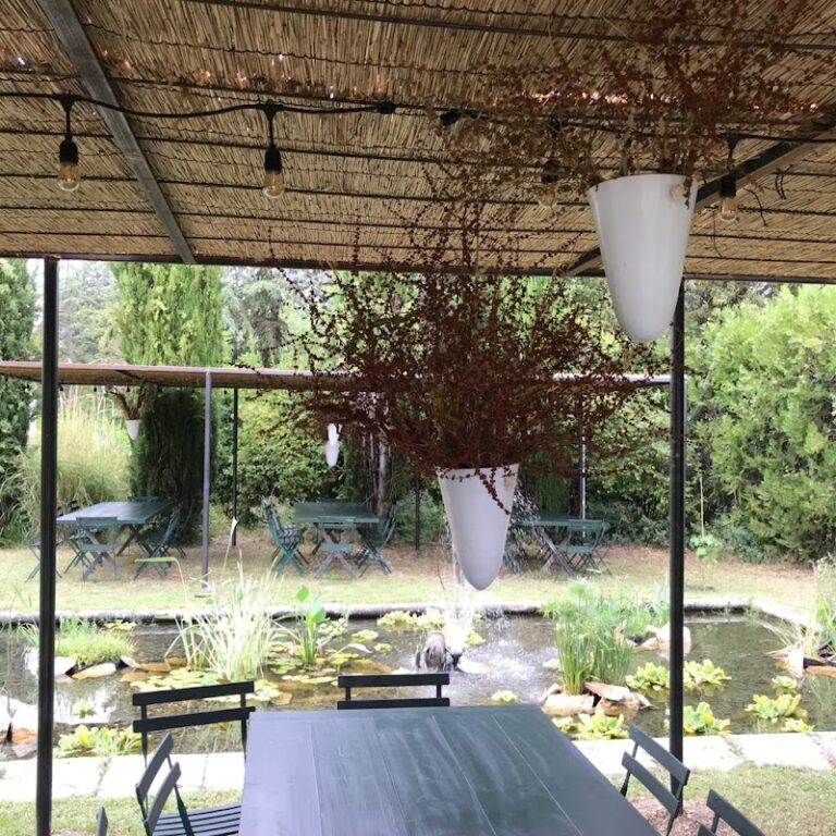 edú restaurant à Saint-Rémy-de-Provence, France — photo 1