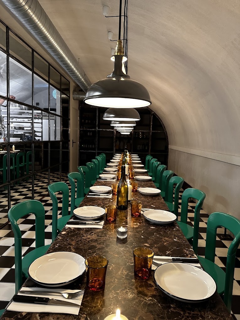 Restaurant Fellows Faubourg St-Denis à Paris, France