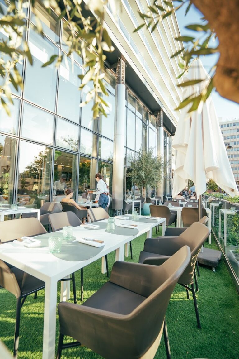 FRAME RESTAURANT AND BAR à Paris, France — photo 1