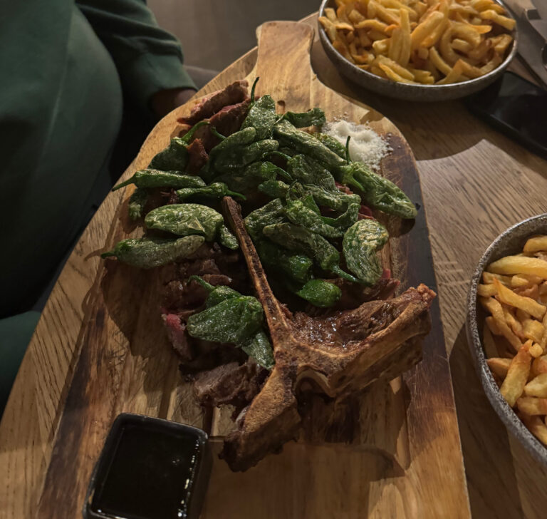 DRY AGED T-BONE RUBIA GALLEGA 1000g – El Gato – Luxembourg – Leudelange