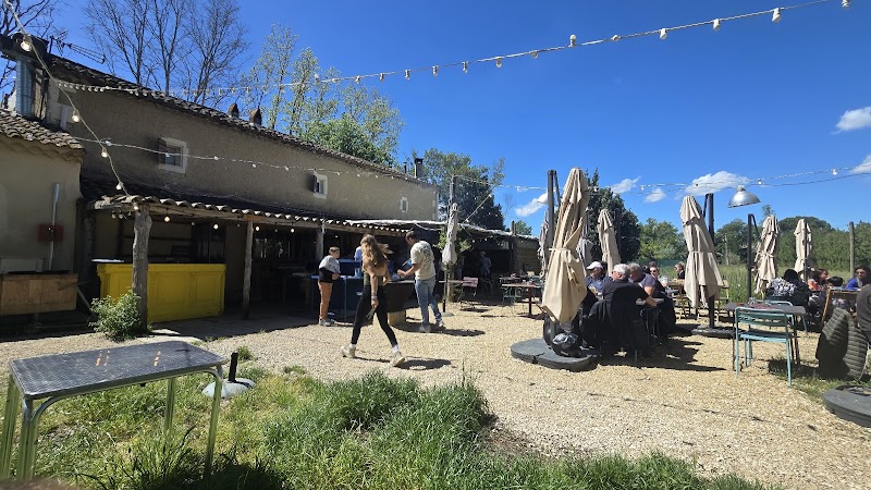 Restaurant La Guinguette mas de Nierne à Saint-Rémy-de-Provence, France — photo 2