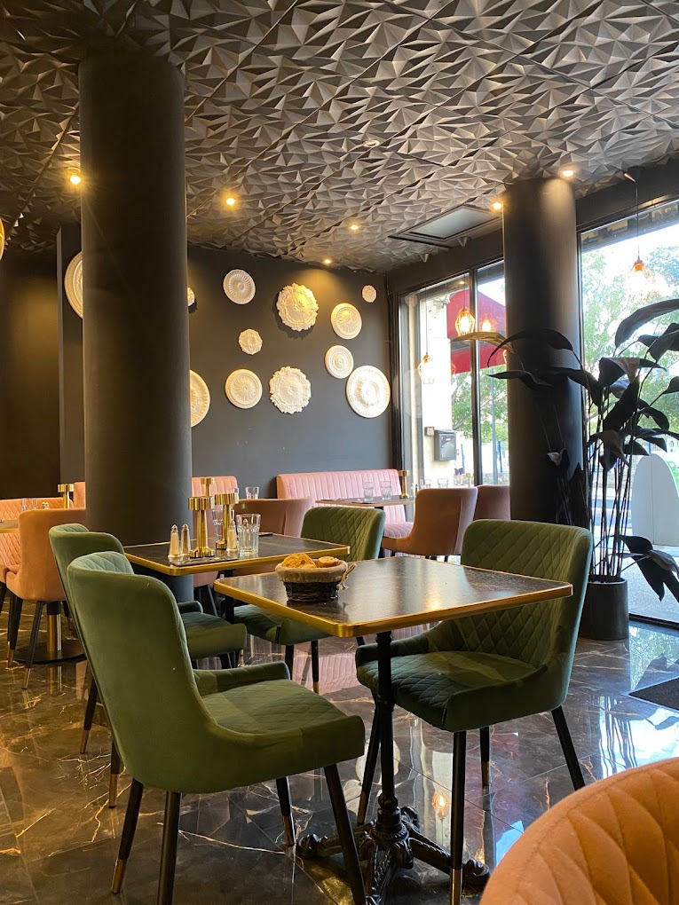 Restaurant La Parisienne à Nîmes, France