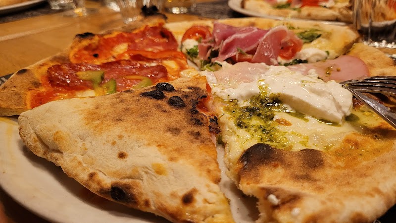 Restaurant La Piazzetta à Nîmes, France — photo 2