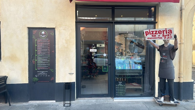 Restaurant La Pizzeria chez Nadine à Béziers, France — photo 2