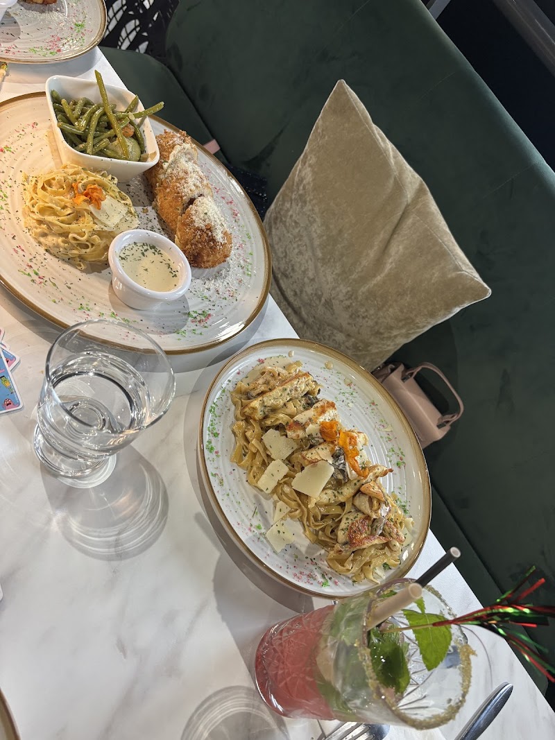 La plume – Restaurant Lounge halal Marseille à Marseille, France — photo 3