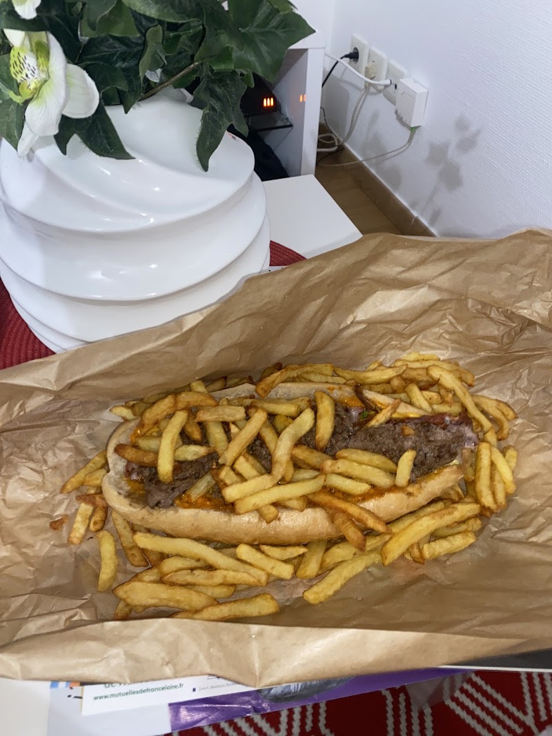 Restaurant L’baraque à frites à Roanne, France — photo 2