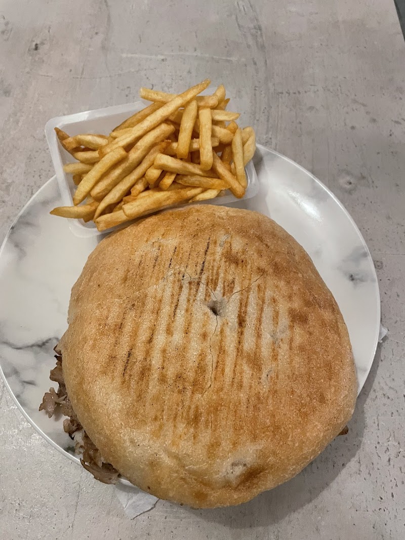 Restaurant Le Pacha à Roanne, France — photo 2