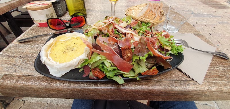 Restaurant Le Petit Mas à Nîmes, France — photo 2