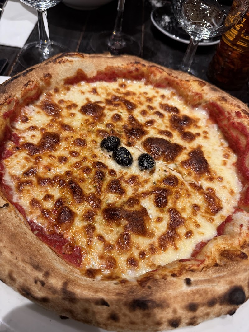 Restaurant Lucia Pasta & Pizza à Paris, France — photo 2