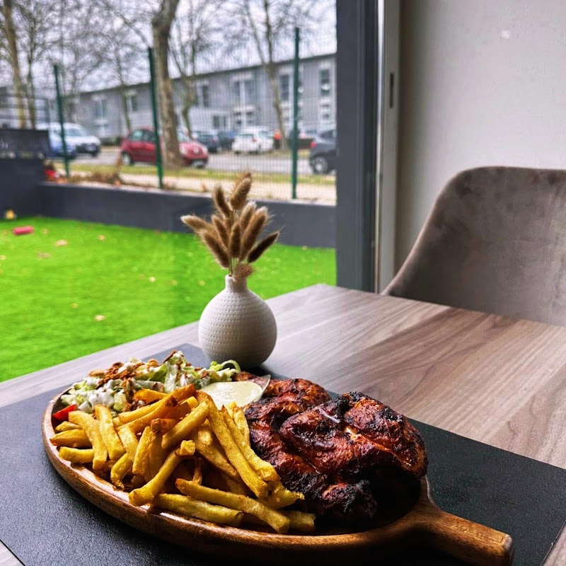Mon Poulet Braisé Restaurant à Quetigny, France — photo 3