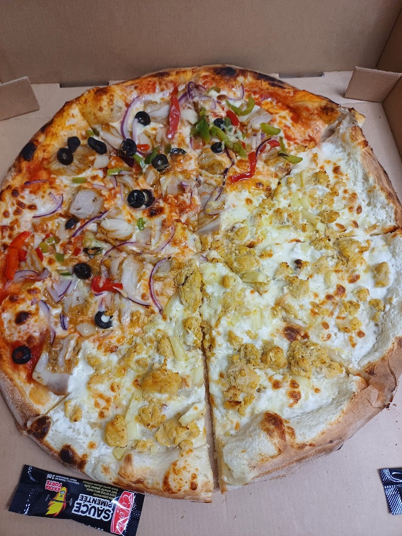 Restaurant PIZZA tour de pise à Le Havre, France — photo 2