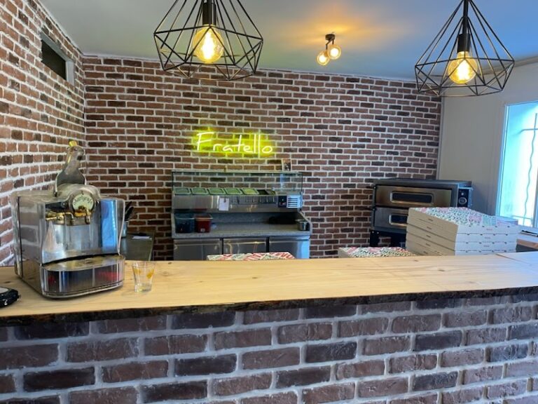 Restaurant Pizzeria les Fratello à Le Rove, France — photo 1