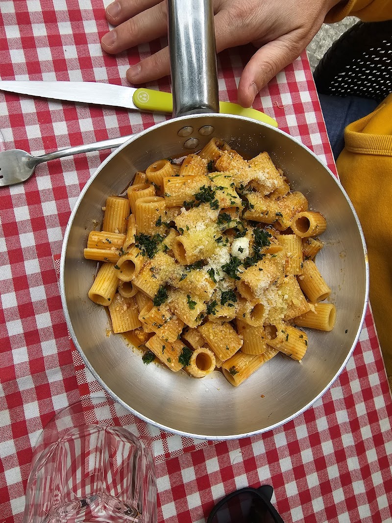 Restaurant All’Osteria à Saint-Rémy-de-Provence, France — photo 3