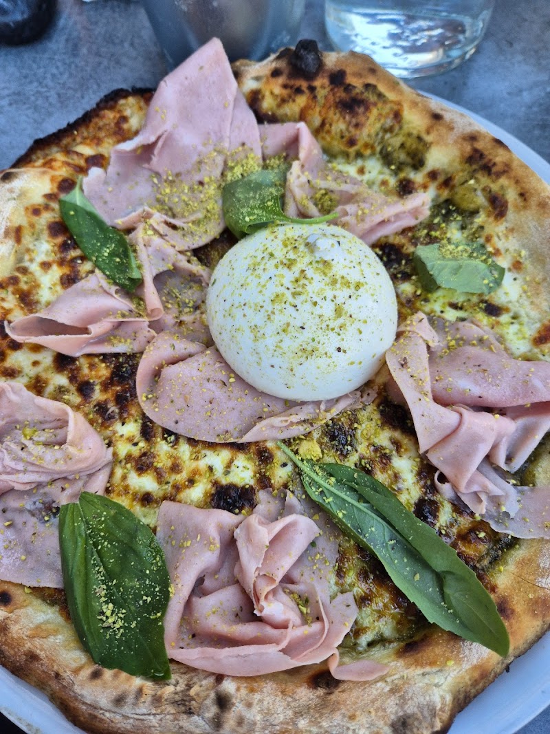 Restaurant Le Numéro Trois Italien pizza à Clermont-Ferrand, France — photo 3