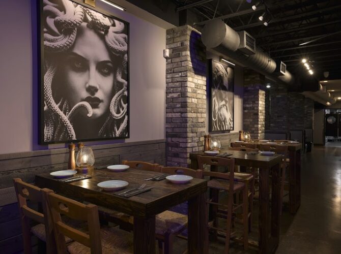 Restaurant Taverna Greek Resto Bar & Grill à Moncton, Canada