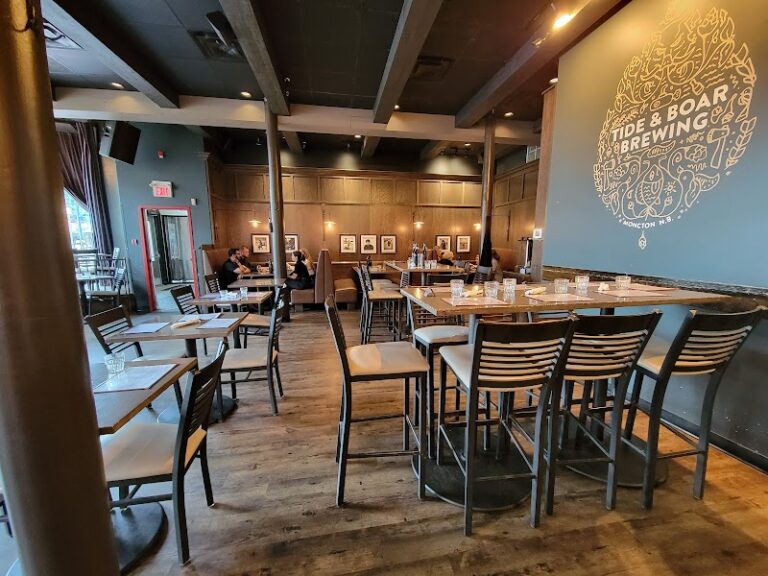 Restaurant Tide & Boar Gastropub à Moncton, Canada — photo 1
