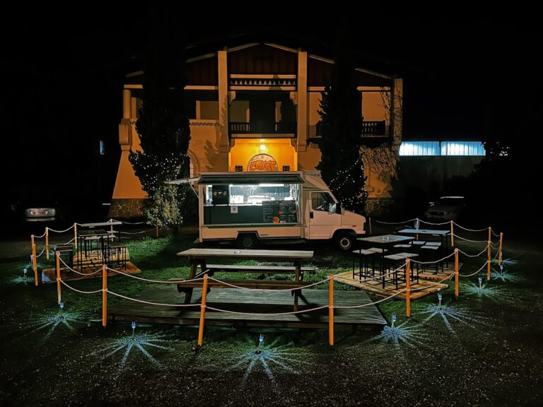 Restaurant Burger Truck à Mimizan, France