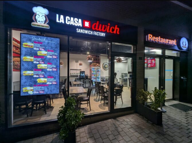 Restaurant LA CASA DE DWICH. (HALAL) à Louvres, France