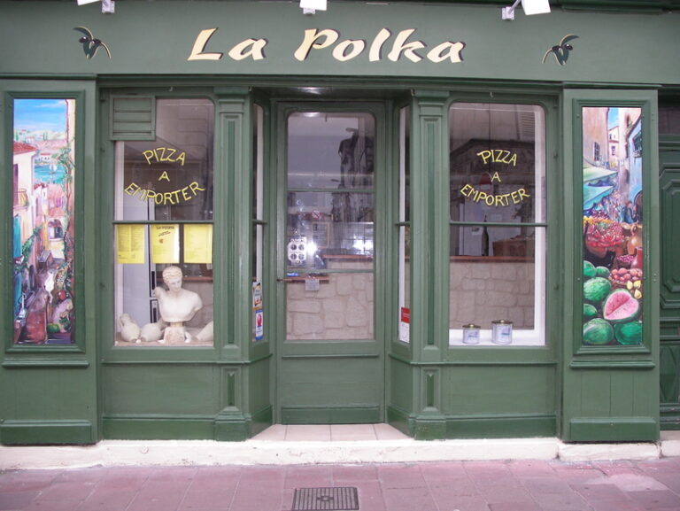 Restaurant La Polka à Rochefort, France