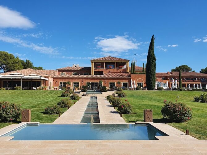 Restaurant La Table du Castellet*** à Le Castellet, France