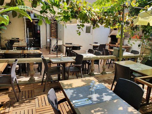 Restaurant L’Amandier à Clamart, France