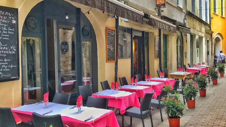 Restaurant Taj Mahal à Nîmes, France