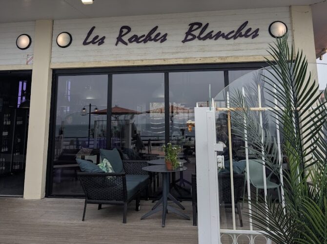 Restaurant Bar Brasserie Les Roches Blanches à Étretat, France