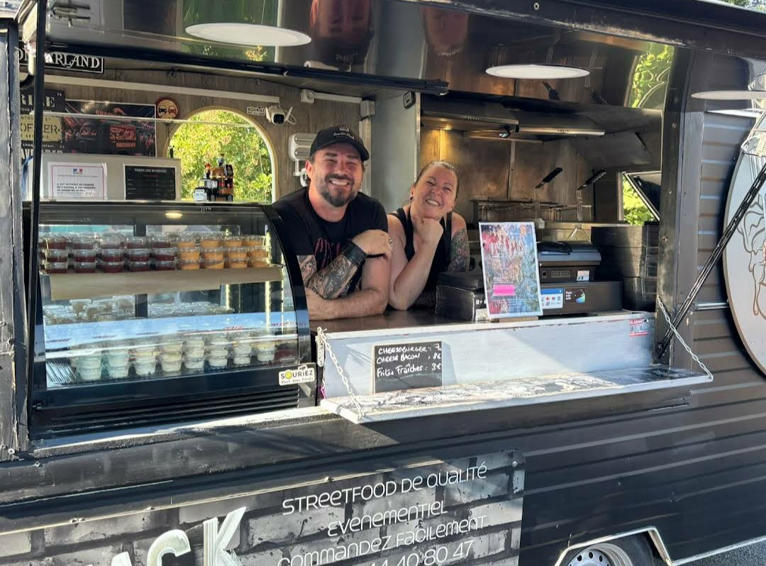 Snackinblack FoodTruck — photo 2