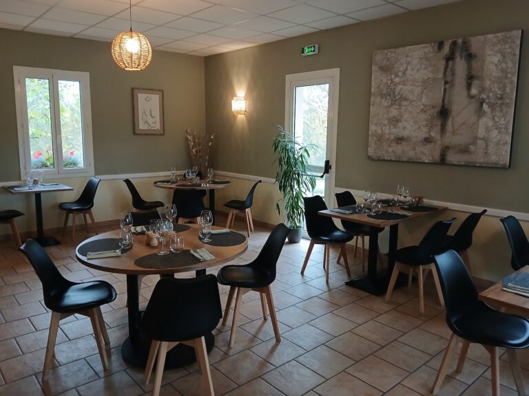 Restaurant La P’tite Table d’Alix à Saint-Michel-de-Double, France — photo 1