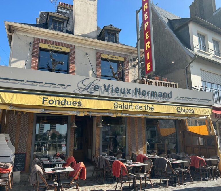 Restaurant Le Vieux Normand à Trouville-sur-Mer, France