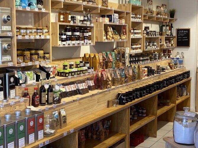 Restaurant O 5 Sens, traiteur & Epicerie fine. Charcuterie fine et fromages. Cave. Produits locaux et coffrets cadeaux. à Grand-Champ, France