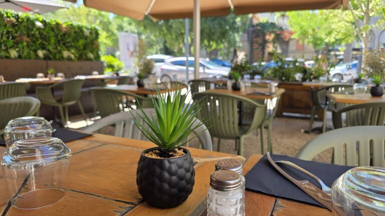 Restaurant L’adresse à Arles, France