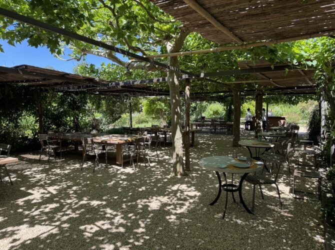 Restaurant La Chassagnette à Arles, France