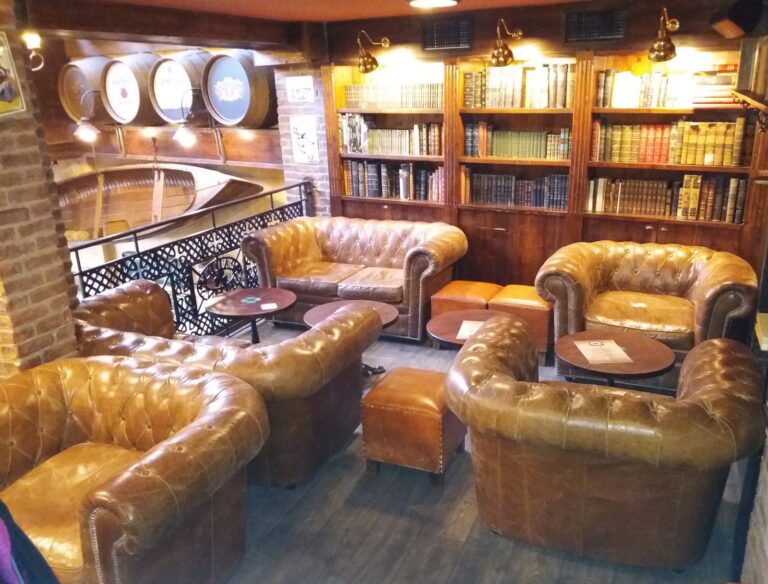 Paddy Mullin’s – Restaurant – Irish Pub – à Arles, France