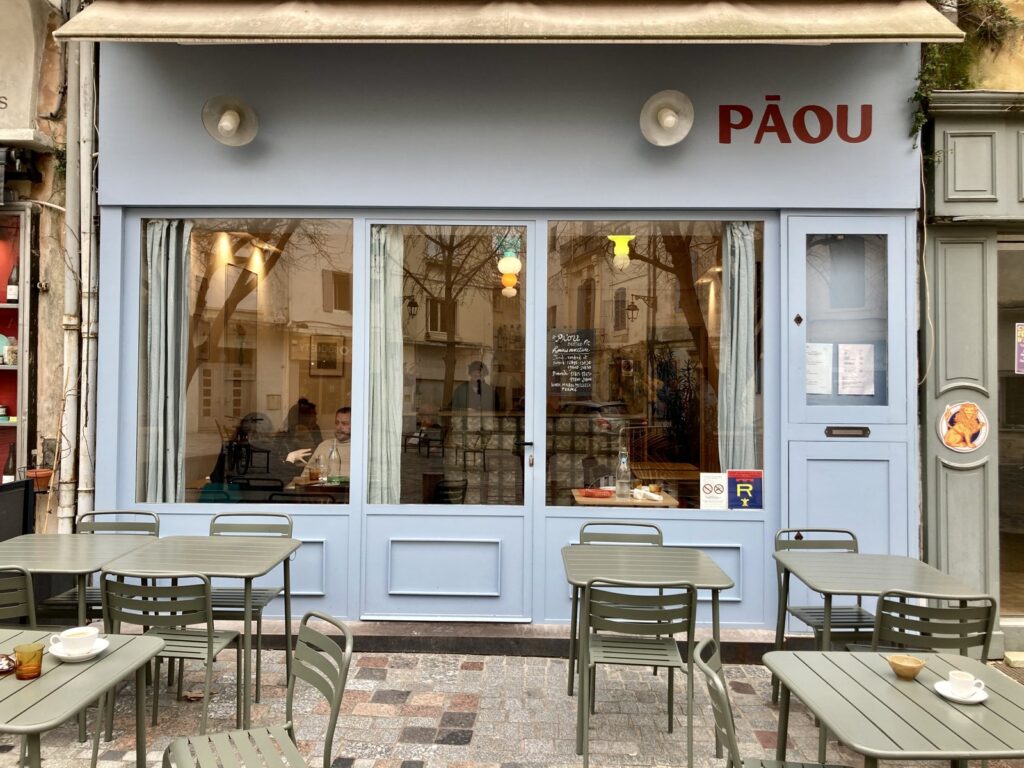 Páou