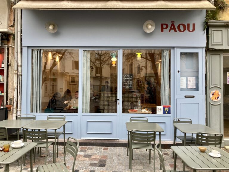 Páou