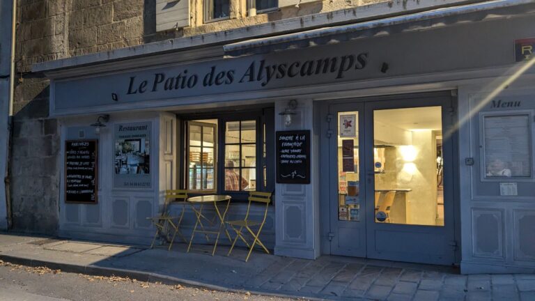 Le patio des alyscamps