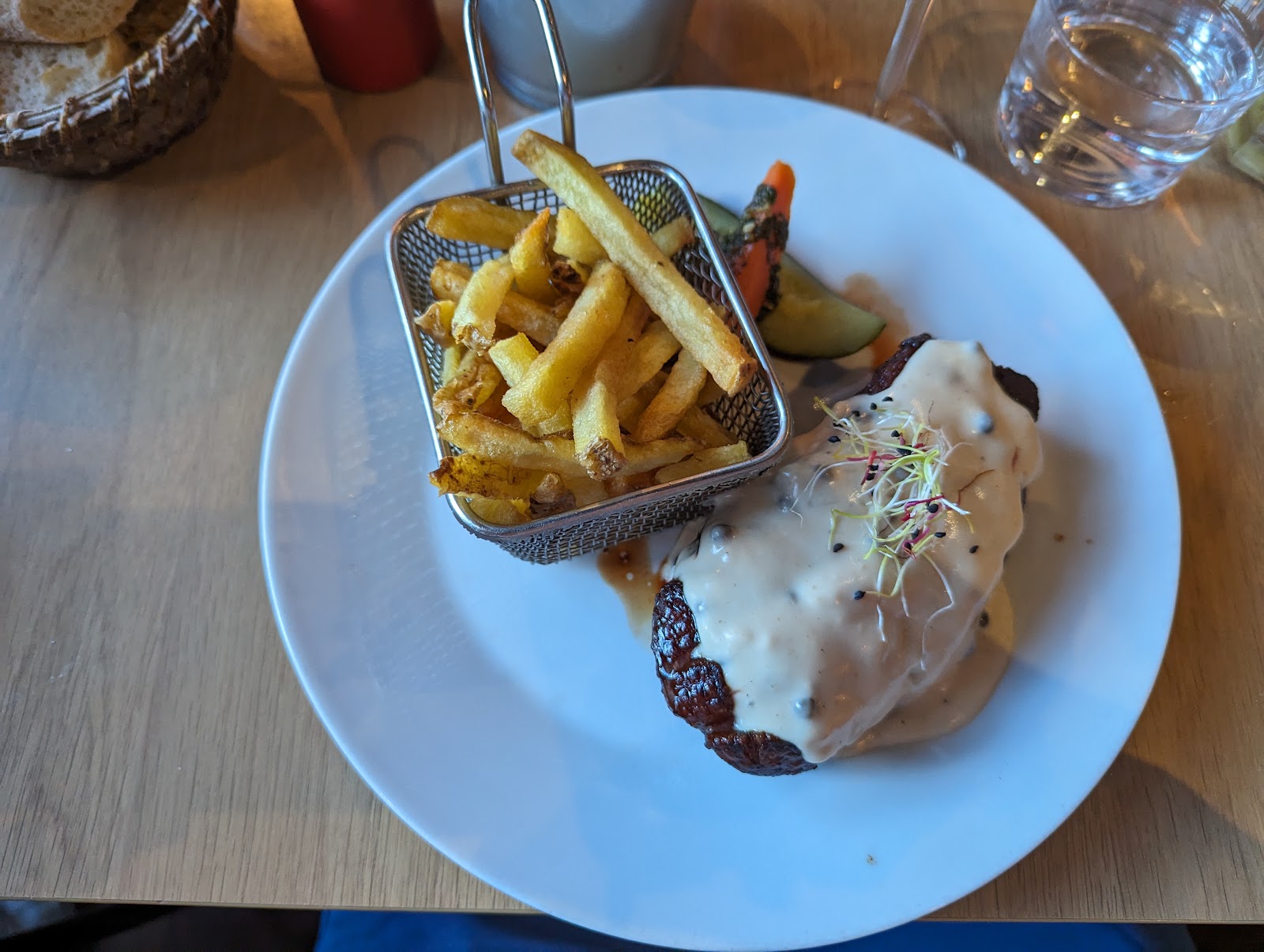 Restaurant Le Village à Écully, France — photo 4